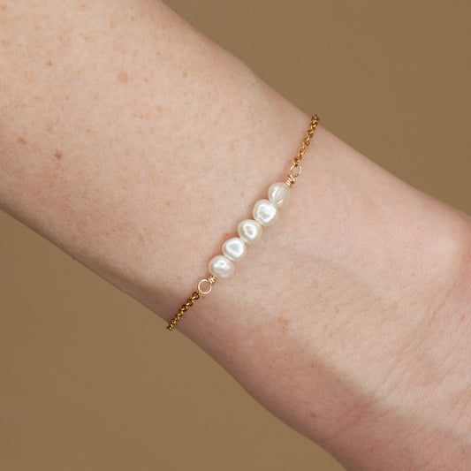 White Natural Freshwater Pearl Bracelet